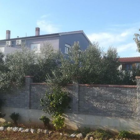 Ferienwohnung Apartman Ki Pula Exterior foto