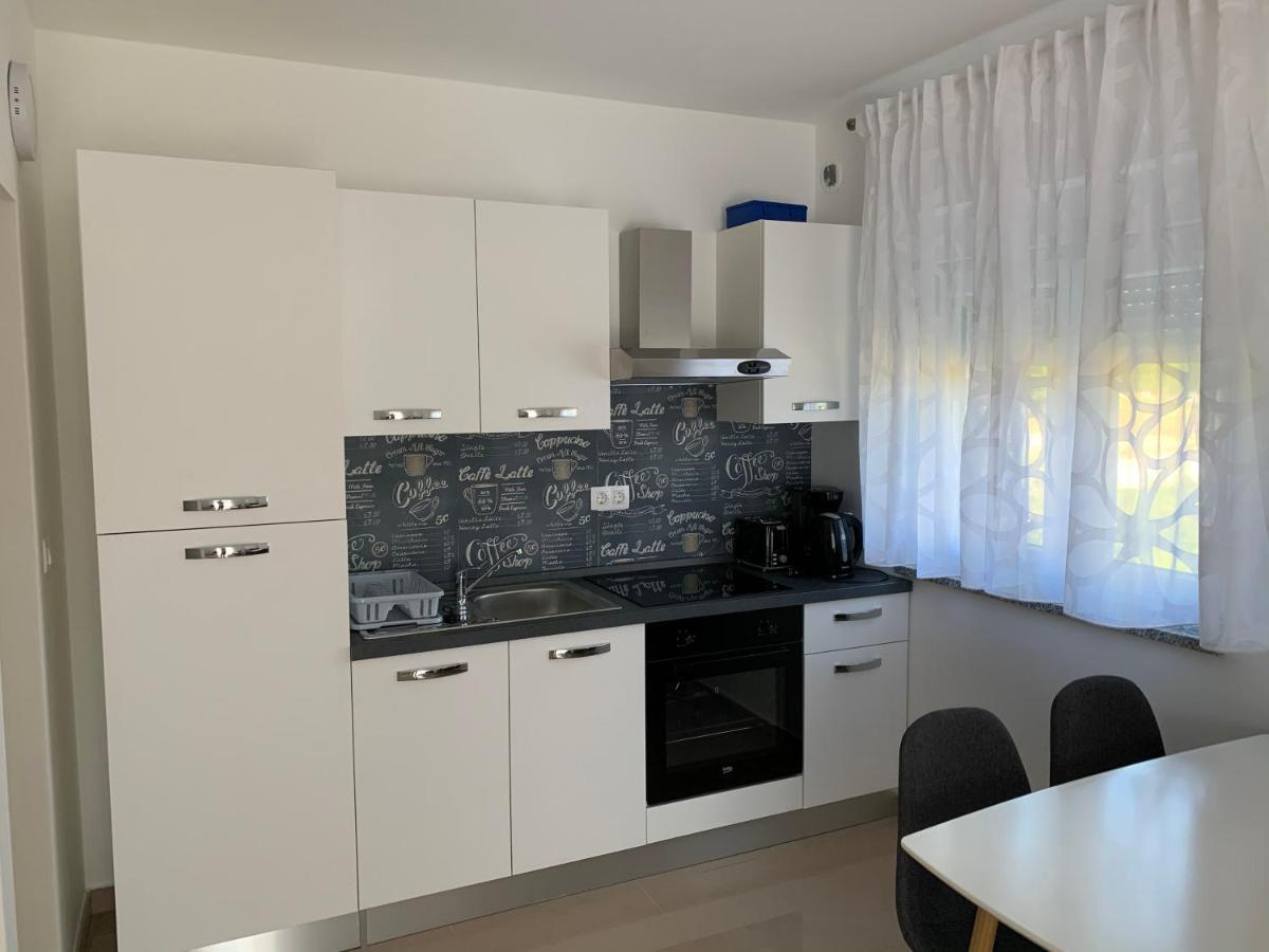 Ferienwohnung Apartman Ki Pula Exterior foto