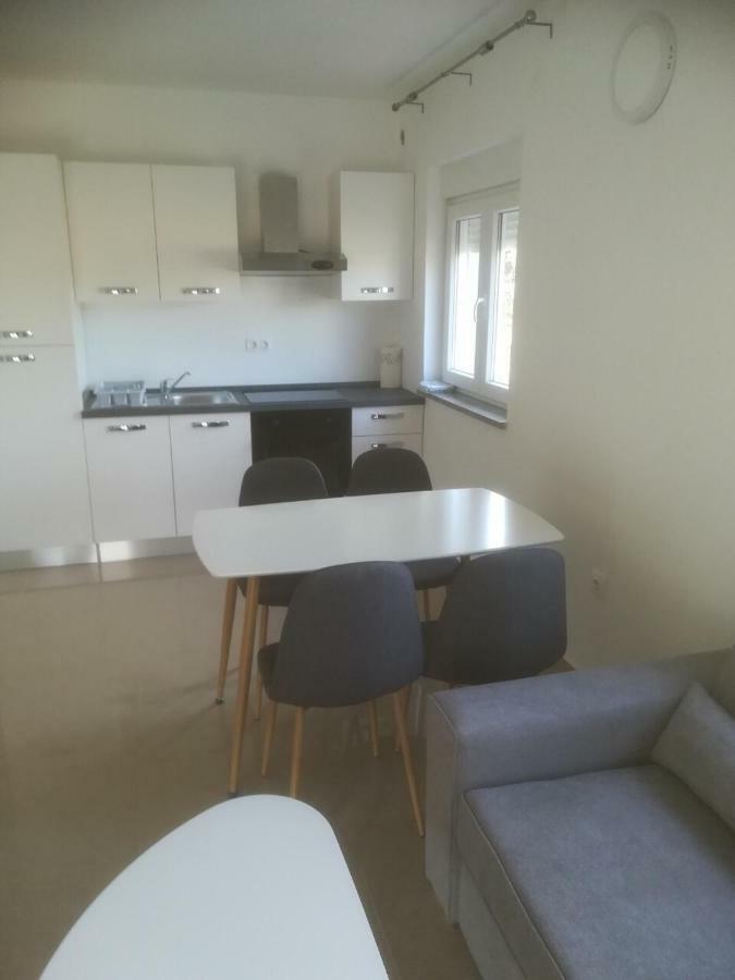 Ferienwohnung Apartman Ki Pula Exterior foto