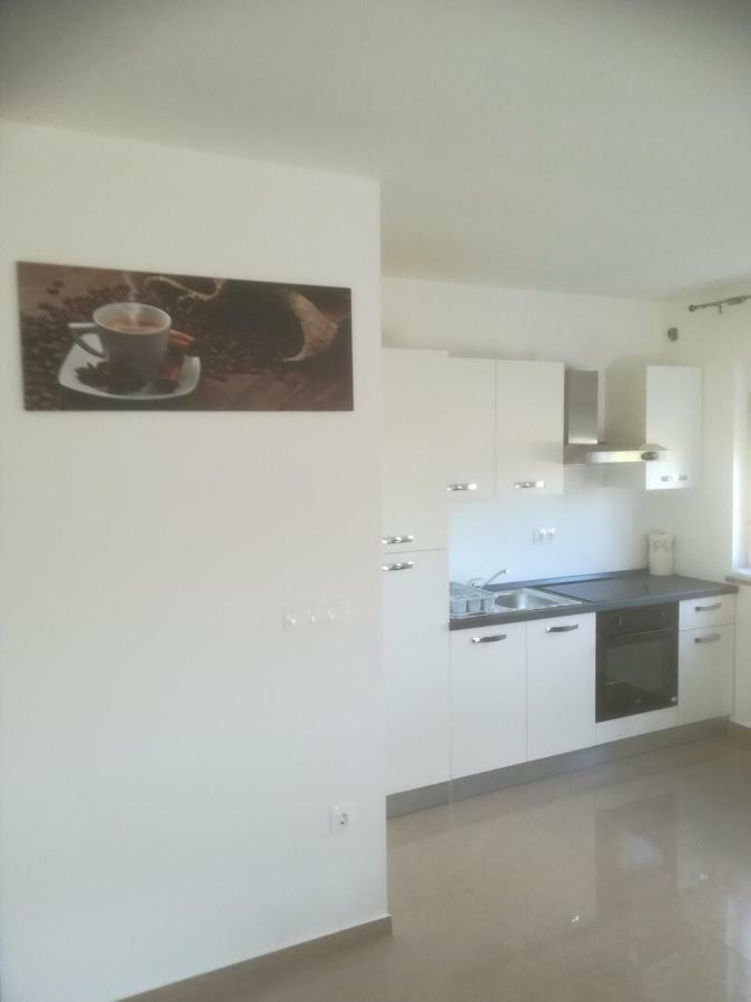 Ferienwohnung Apartman Ki Pula Exterior foto