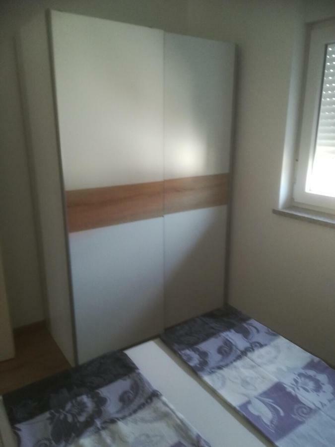 Ferienwohnung Apartman Ki Pula Exterior foto