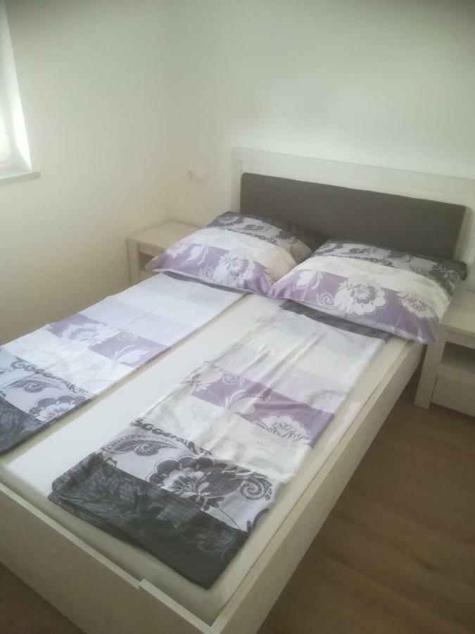 Ferienwohnung Apartman Ki Pula Exterior foto