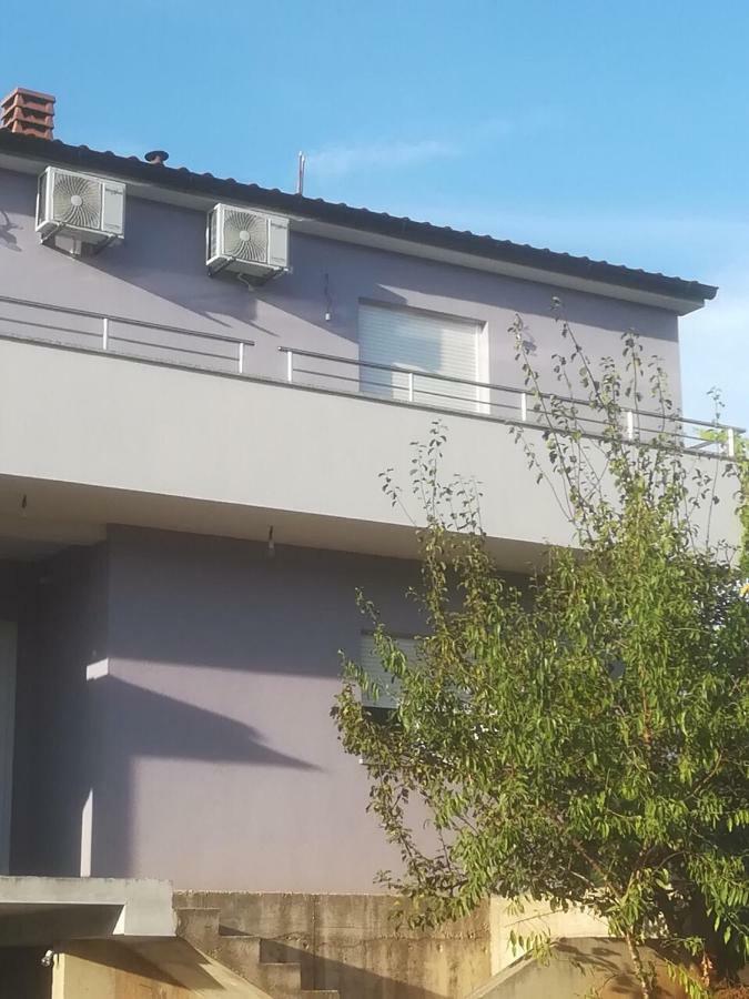 Ferienwohnung Apartman Ki Pula Exterior foto